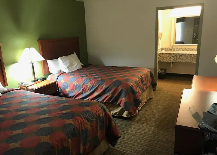 Super 8 By Wyndham Cave City