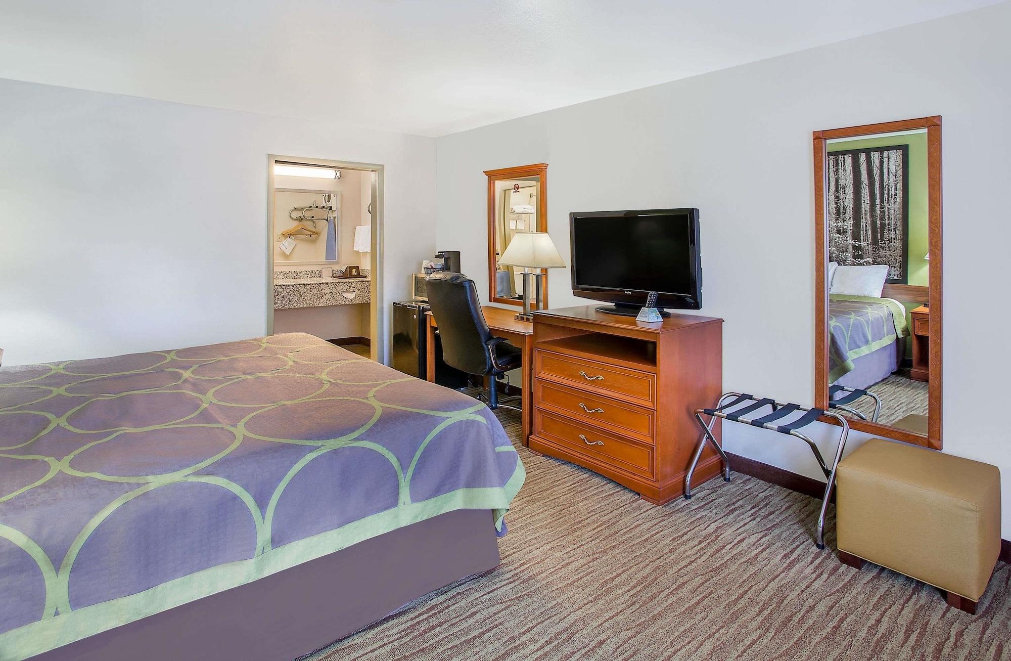 Super 8 By Wyndham Cave