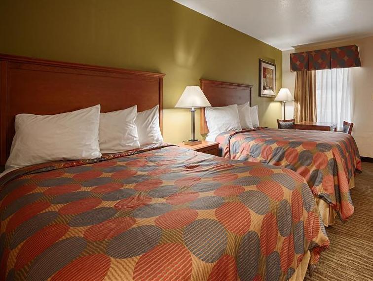Super 8 By Wyndham Cave 3*