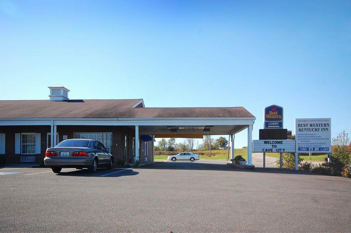 Super 8 By Wyndham Cave Hotel 3*