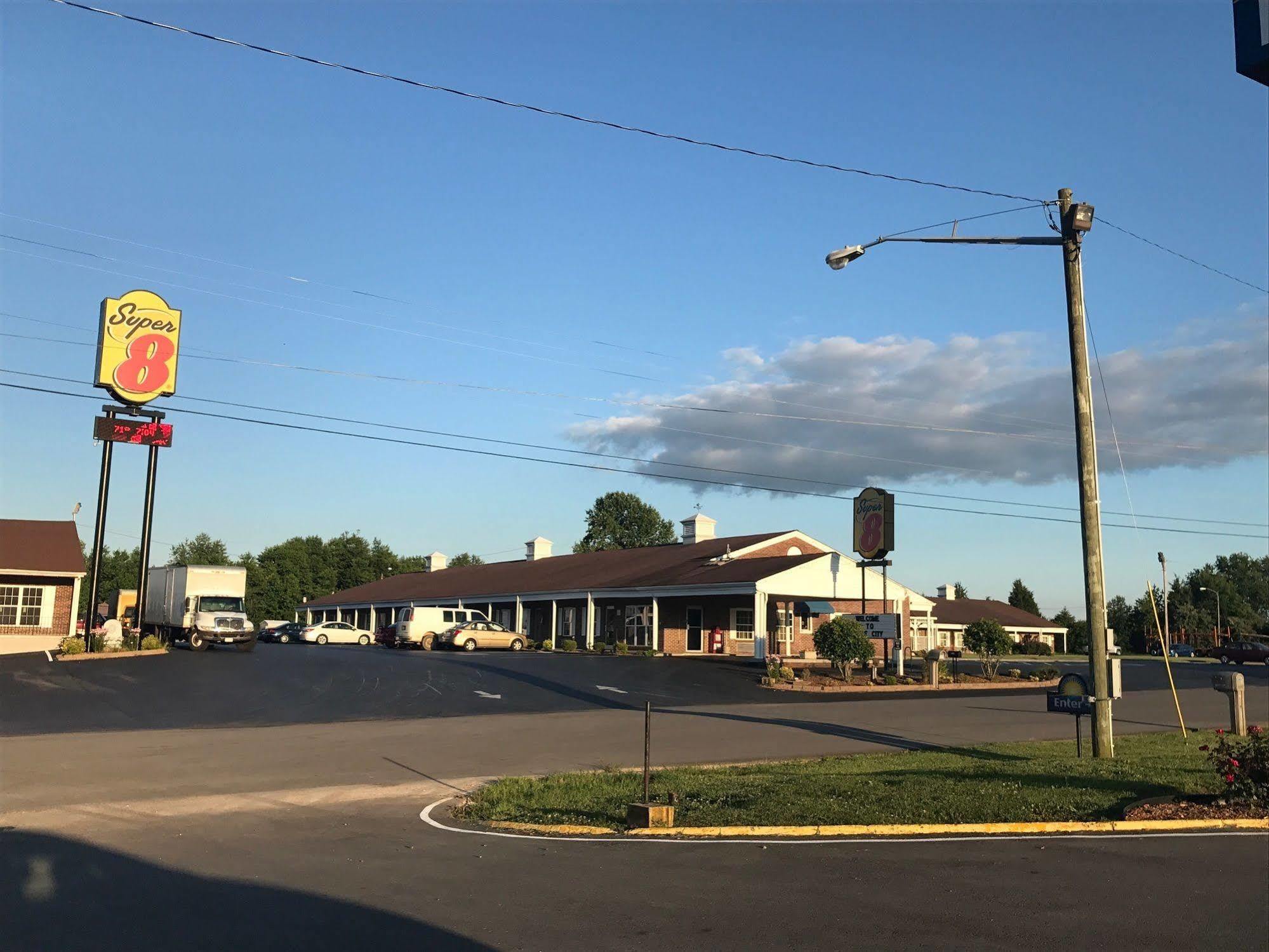 Super 8 By Wyndham Cave