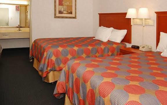 Super 8 By Wyndham Cave Hotel Cave City
