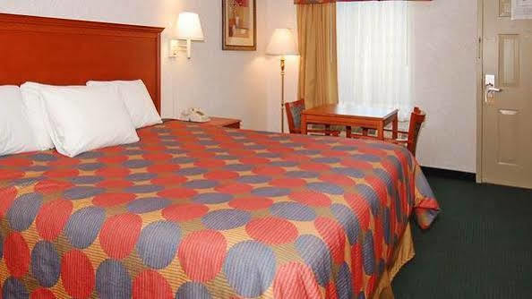 Hotel Super 8 By Wyndham Cave 3*
