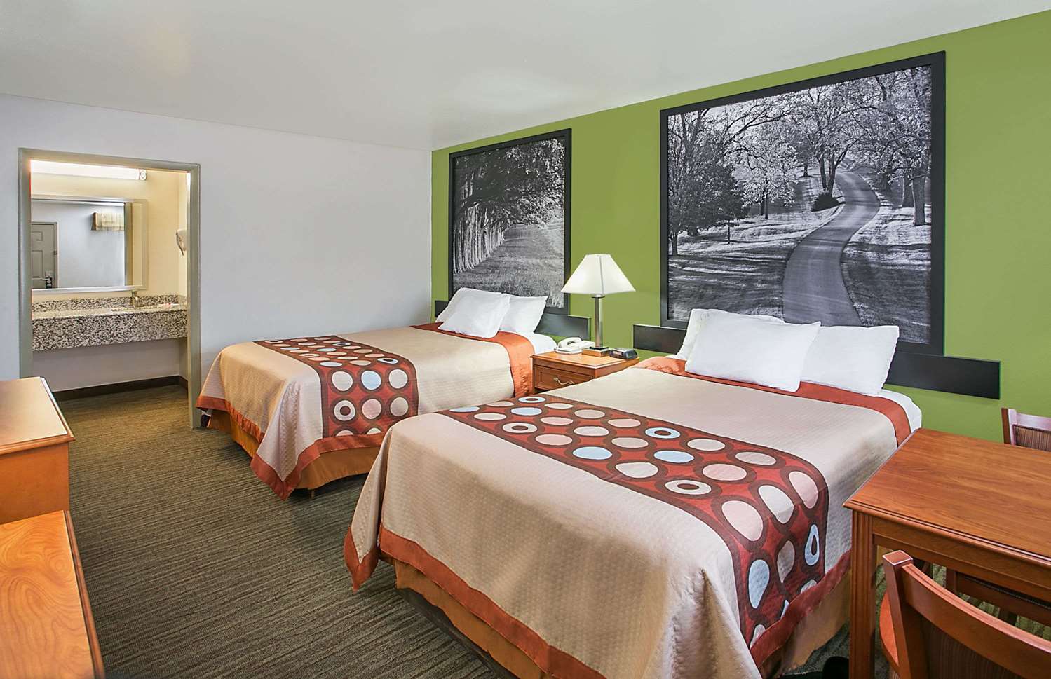 Super 8 By Wyndham Cave 3*